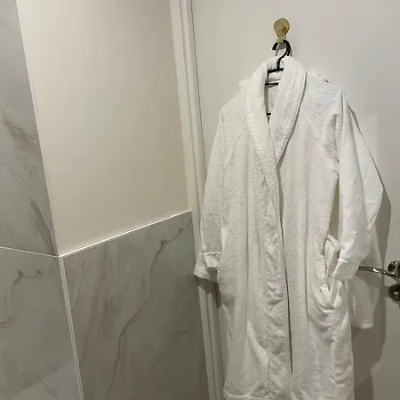 Le Requiem -terrasse -climatisation -gare *